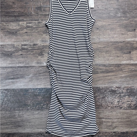 A New Day Black and White Sleeveless Maxi Dress with V-Neck and Sheath Style - Picture 1 of 5